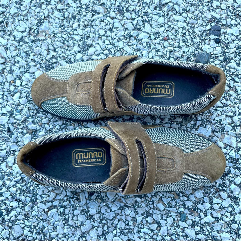 Munro American Joliet Strap Low Loafer-Brown Suede Round Toe-Black/White Size 5M